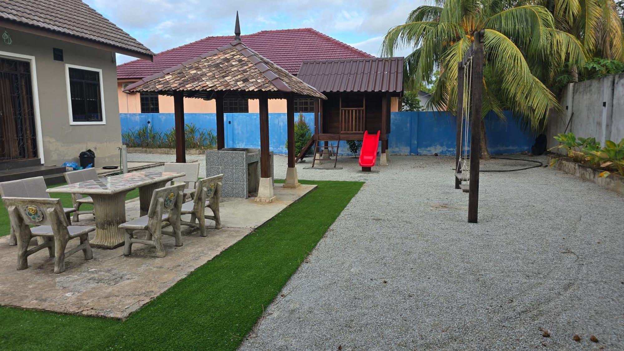 Casa Tiga Homestay Besut Kampung Kuala Besut Bagian luar foto