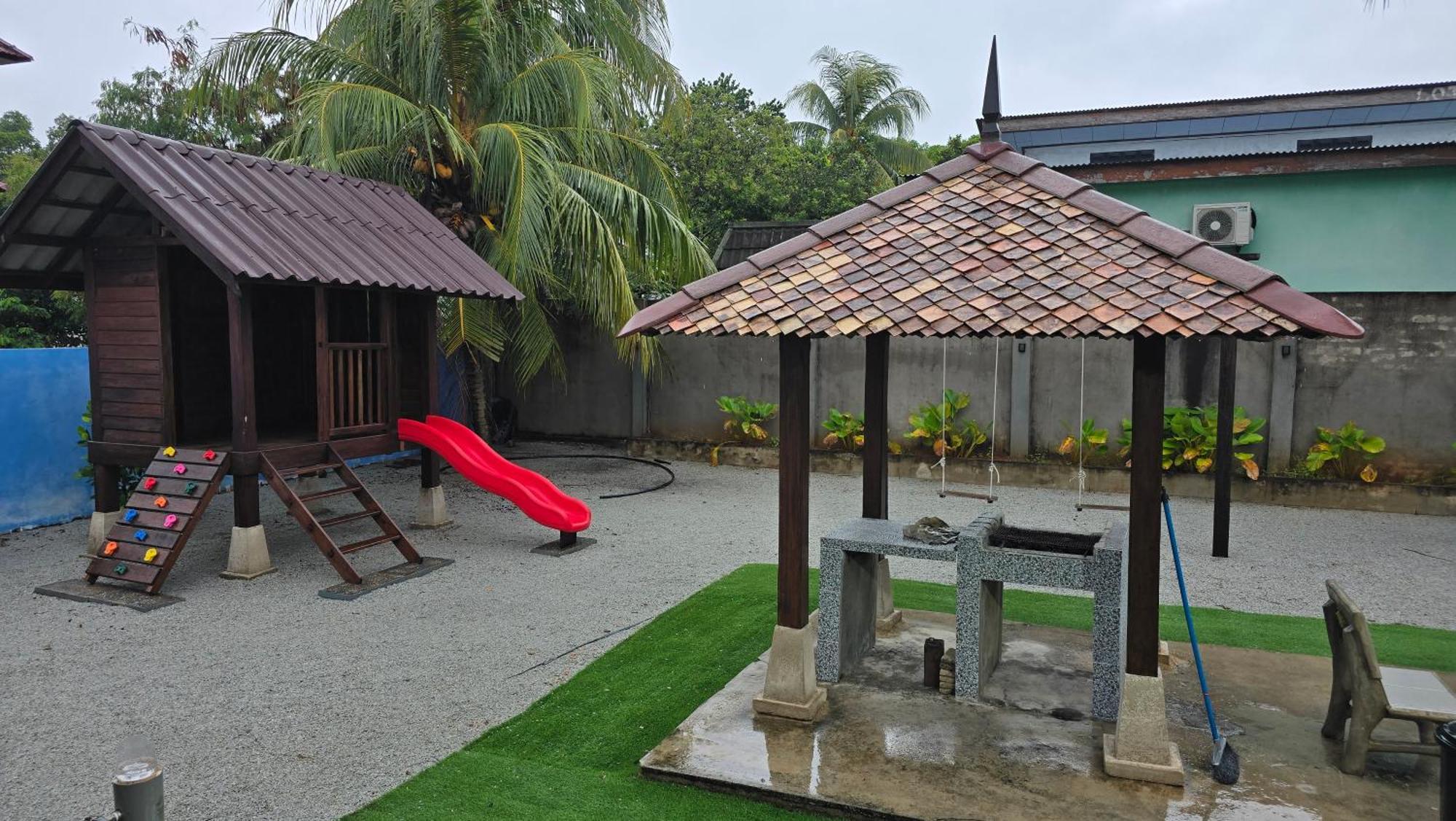 Casa Tiga Homestay Besut Kampung Kuala Besut Bagian luar foto